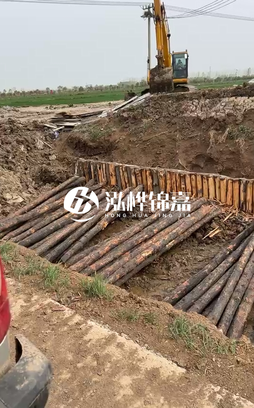 5米大頭16松木樁多少錢一根？按小頭報(bào)價(jià)貴還是大頭報(bào)價(jià)貴？