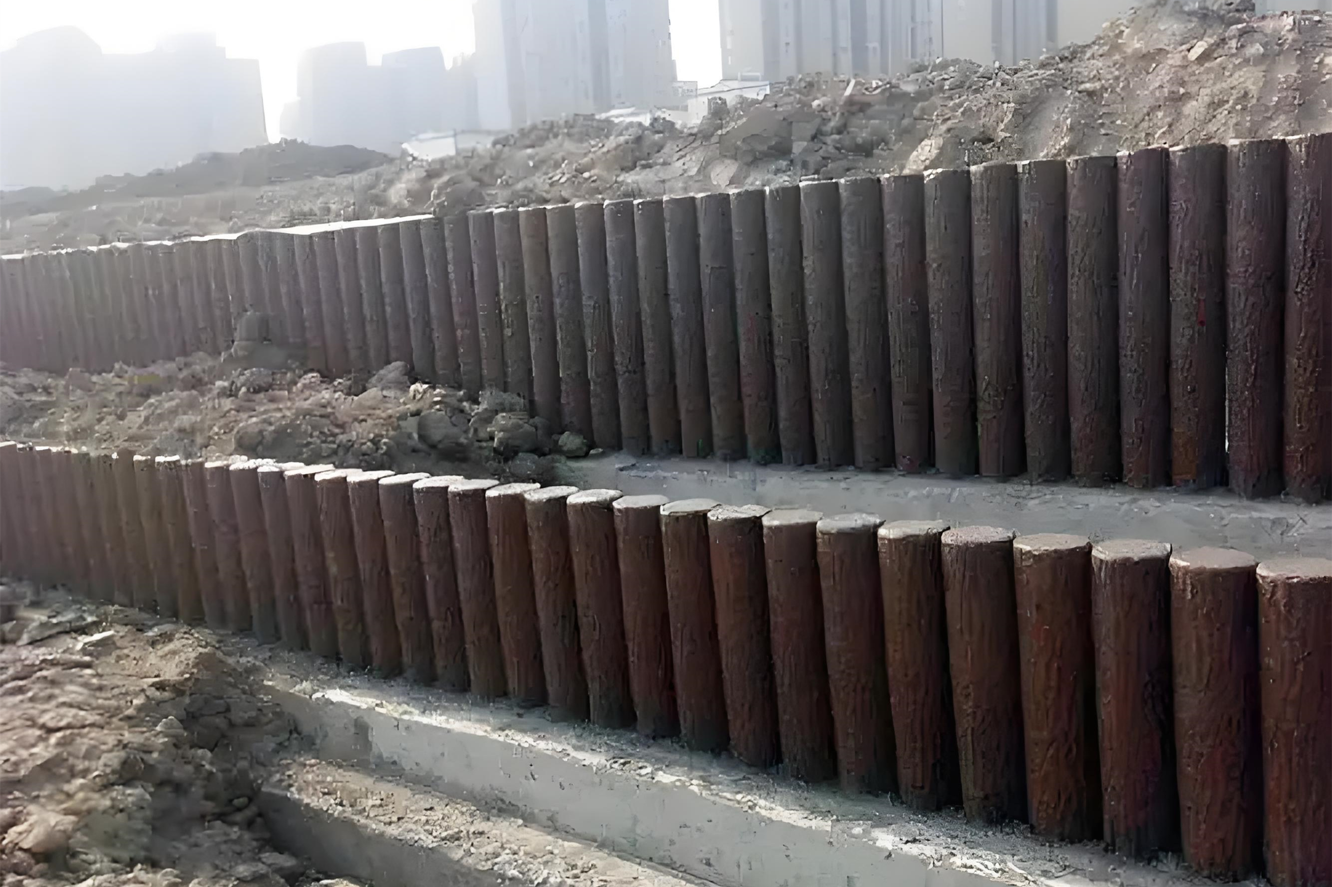水泥樁批發(fā)廠家泓樺錦嘉-水泥圓樁適合用于哪些建筑工程？